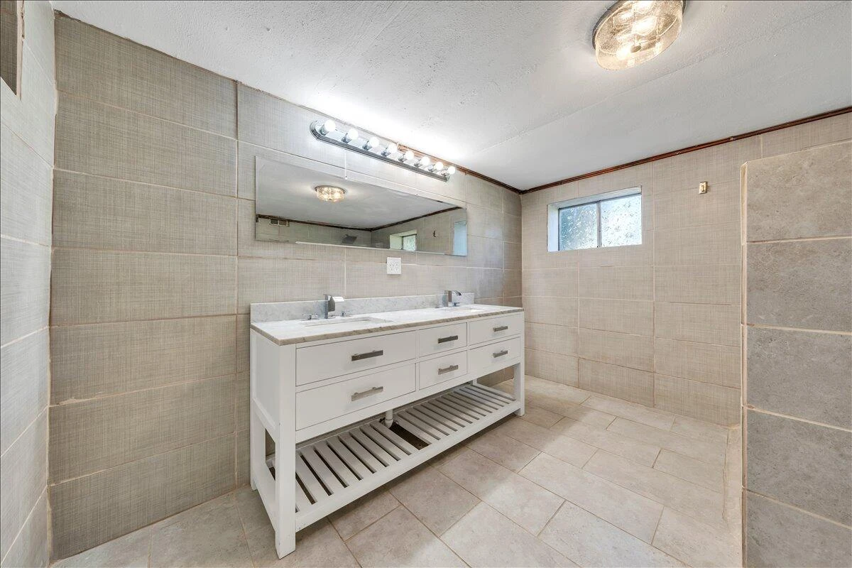 1649 Padbury AVE - Photo 28