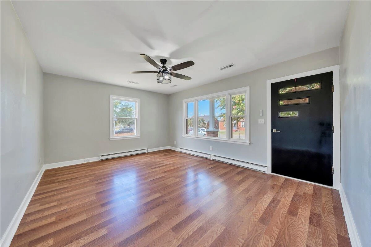 1649 Padbury AVE - Photo 3