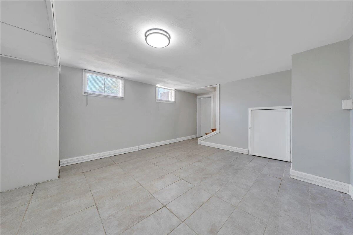 1649 Padbury AVE - Photo 30