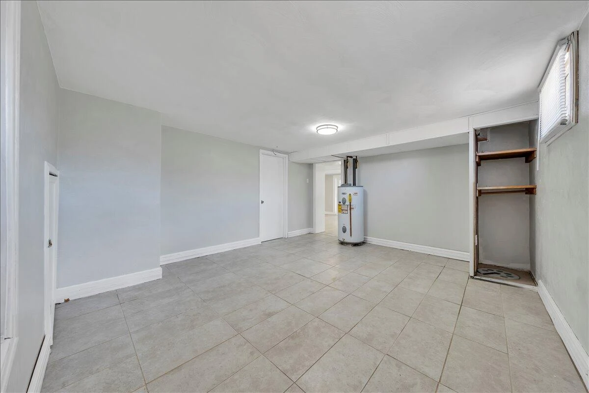 1649 Padbury AVE - Photo 31