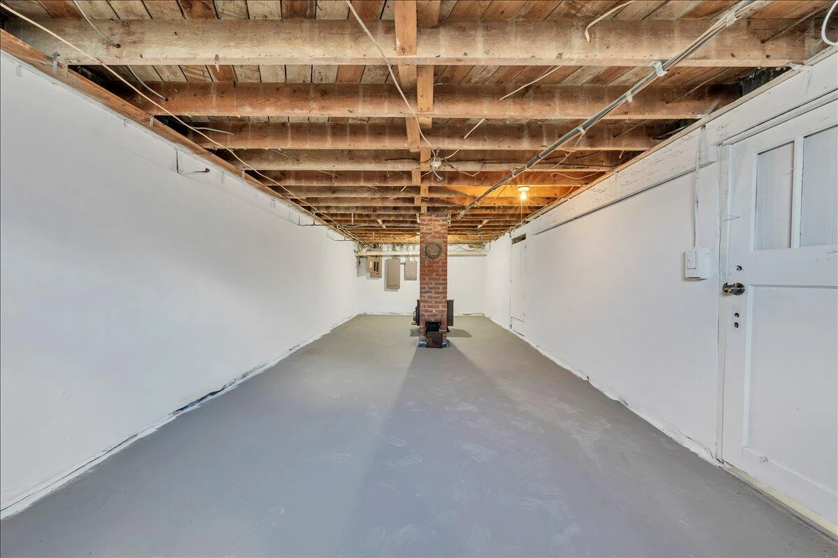1649 Padbury AVE - Photo 34