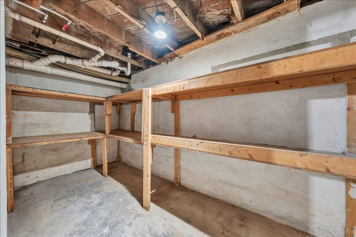 1649 Padbury AVE - Photo 35