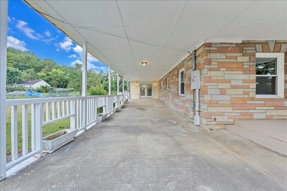 1649 Padbury AVE - Photo 38