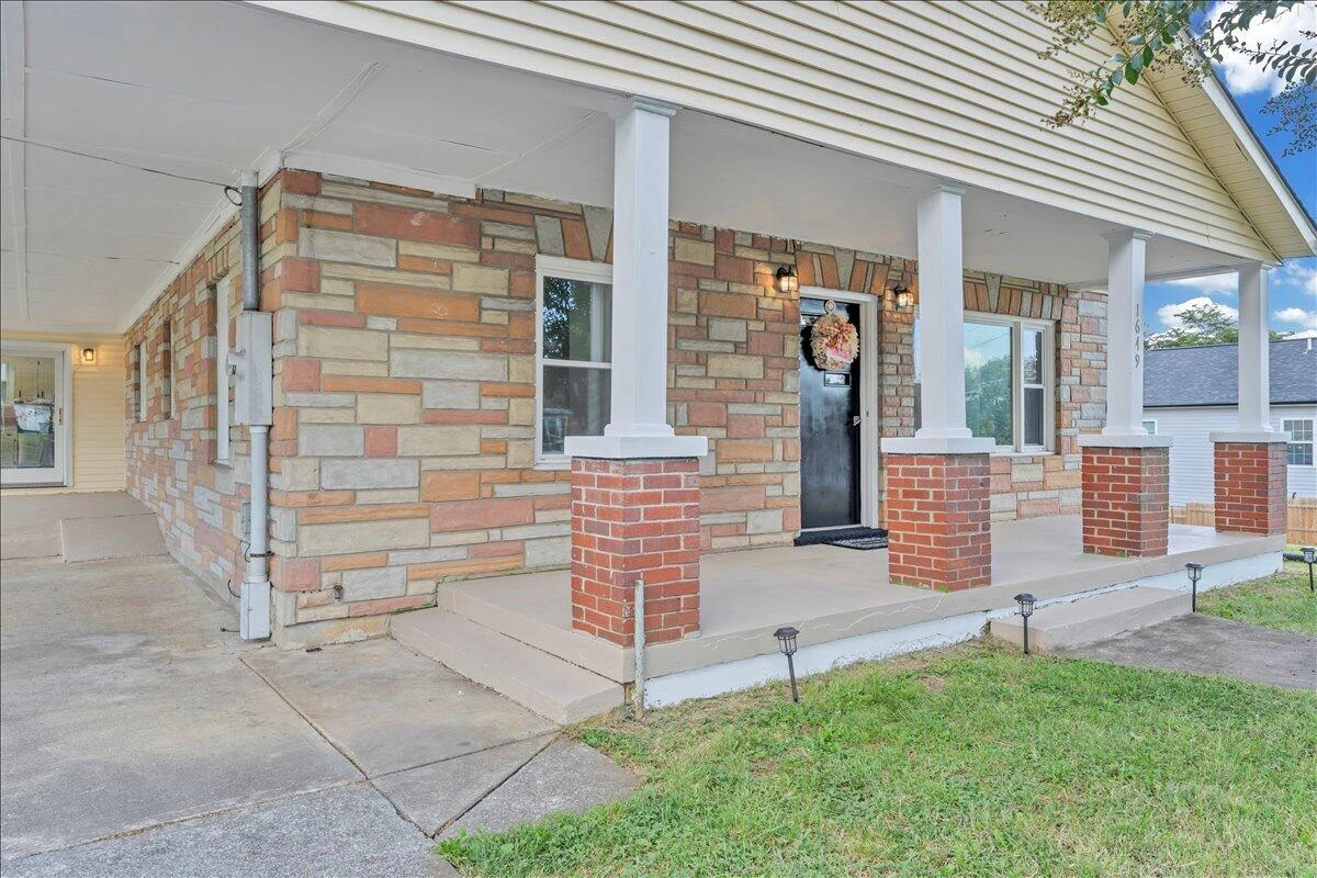 1649 Padbury AVE - Photo 39