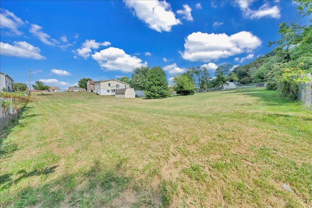 1649 Padbury AVE - Photo 48