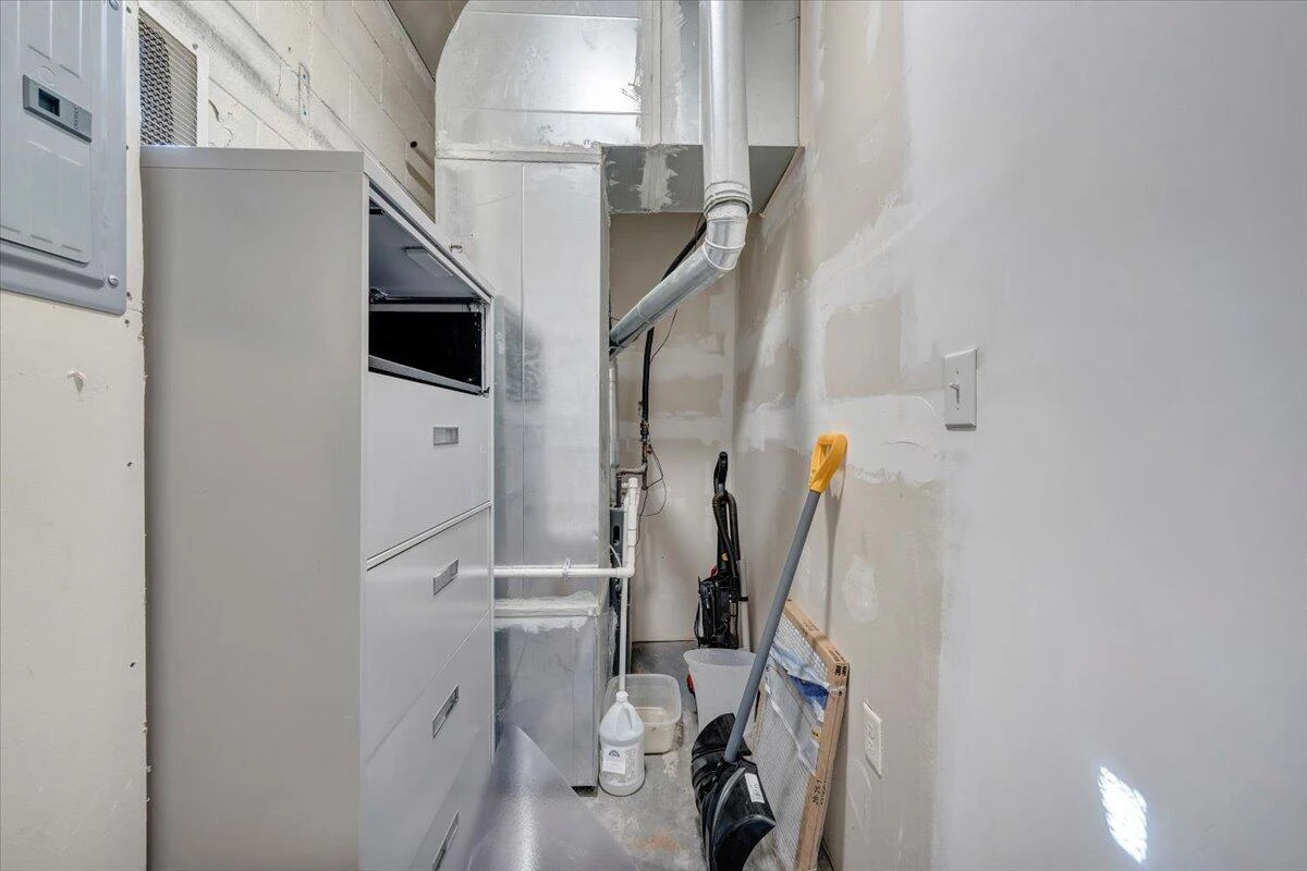 708 5Th ST - Photo 43