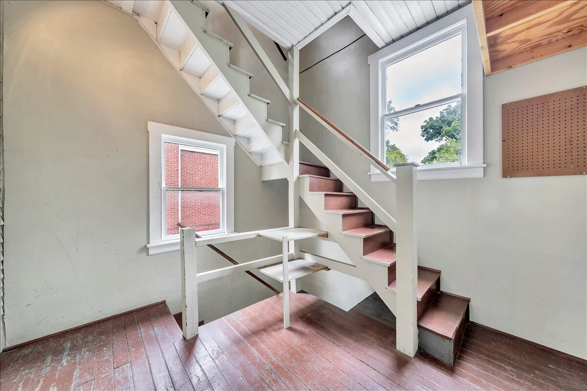 429 Elm AVE - Photo 24