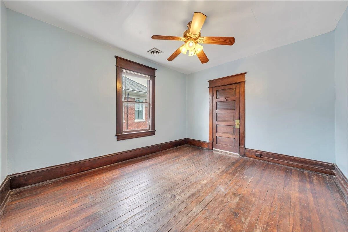 429 Elm AVE - Photo 29
