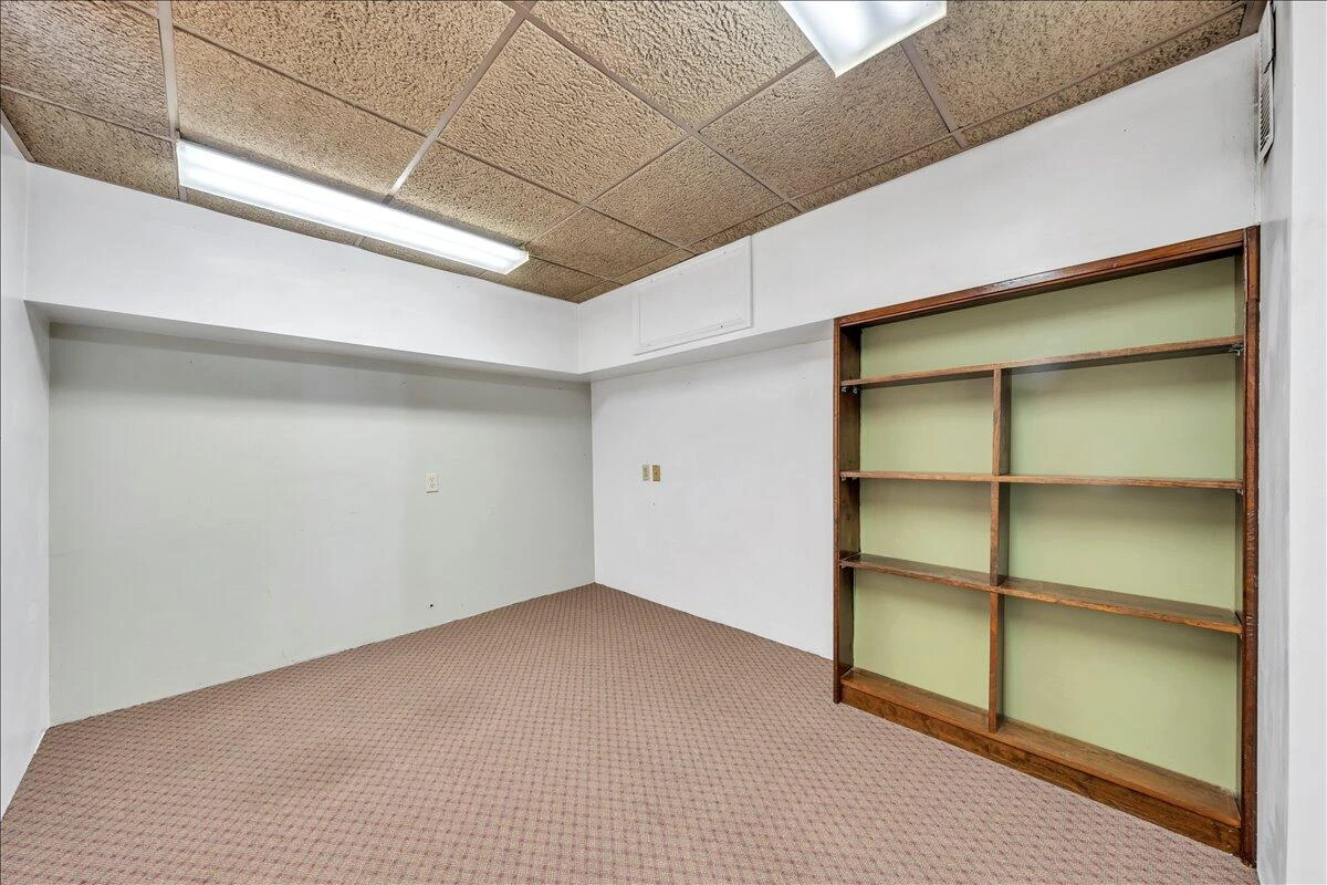 429 Elm AVE - Photo 38