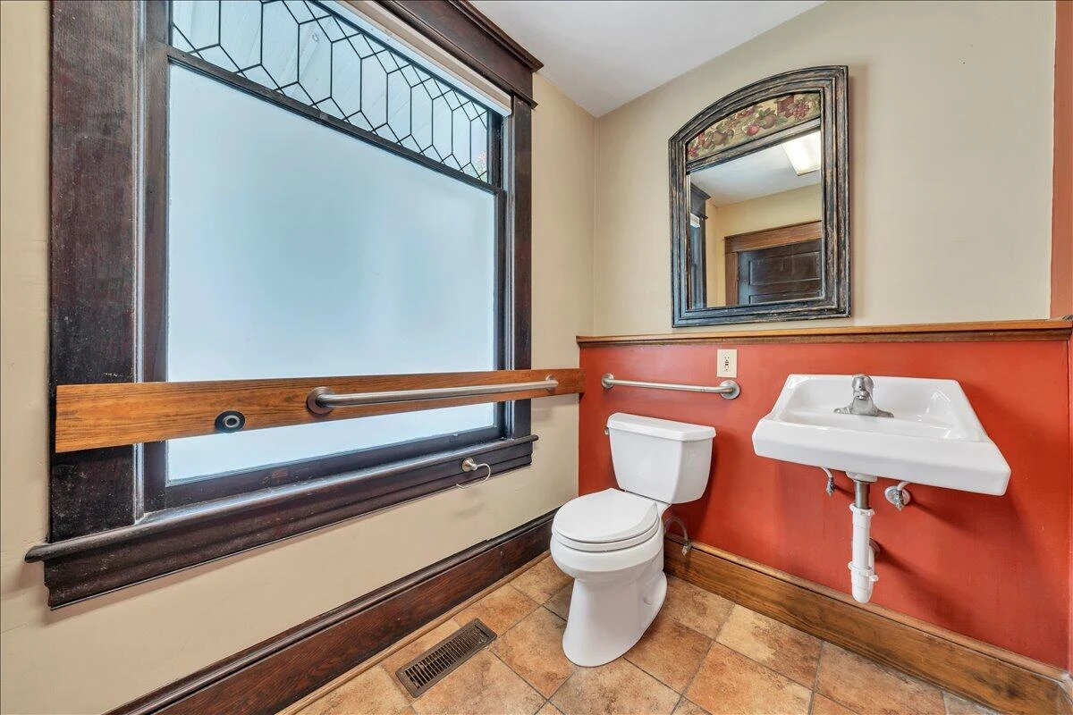 429 Elm AVE - Photo 11