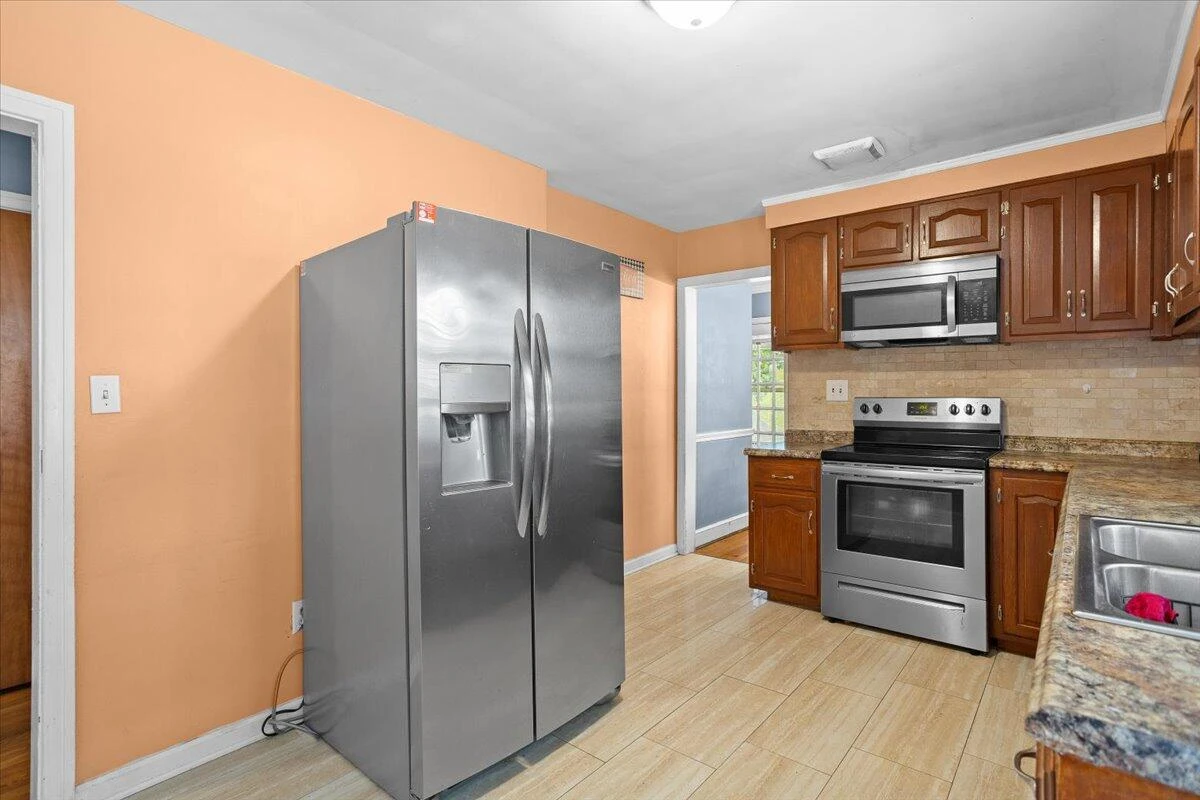 1019 Silverwood RD - Photo 14