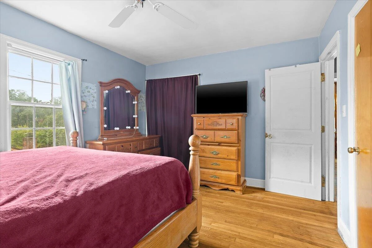 1019 Silverwood RD - Photo 18