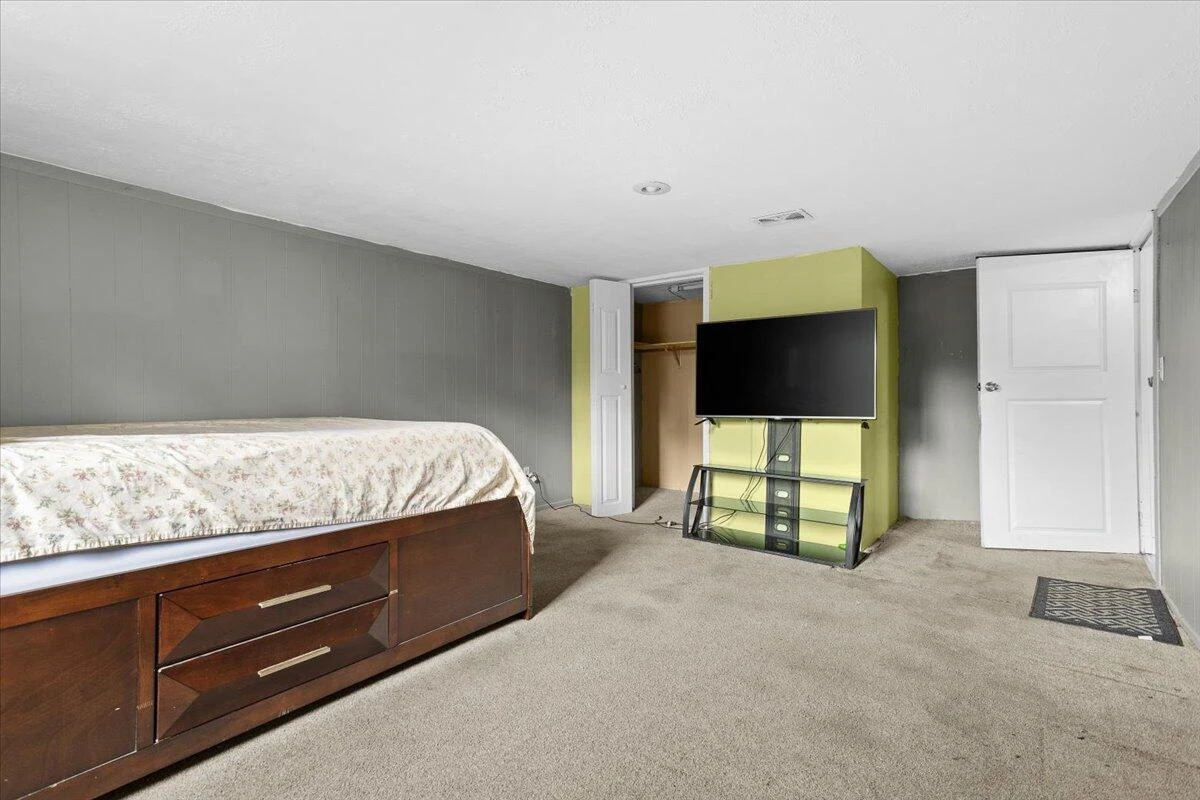 1019 Silverwood RD - Photo 27