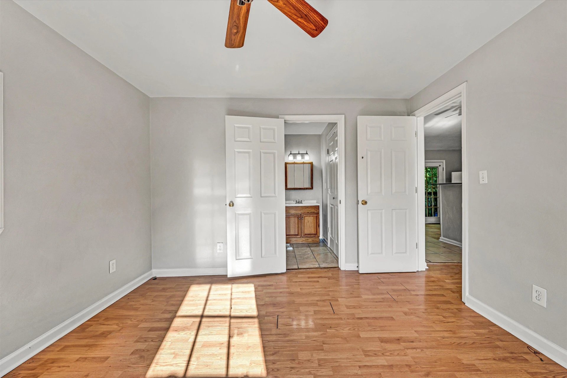 1130 Van Buren ST - Photo 10