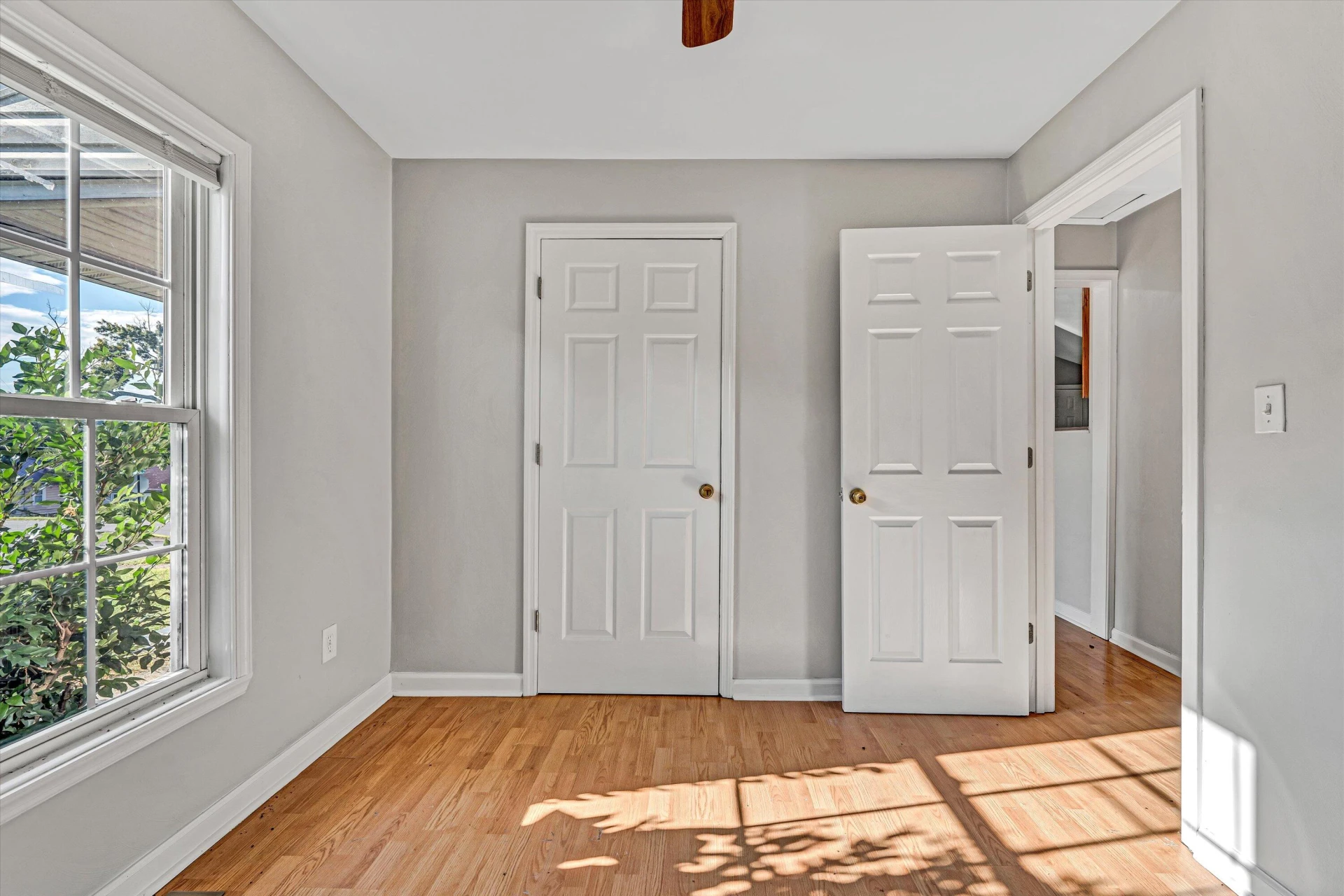 1130 Van Buren ST - Photo 13