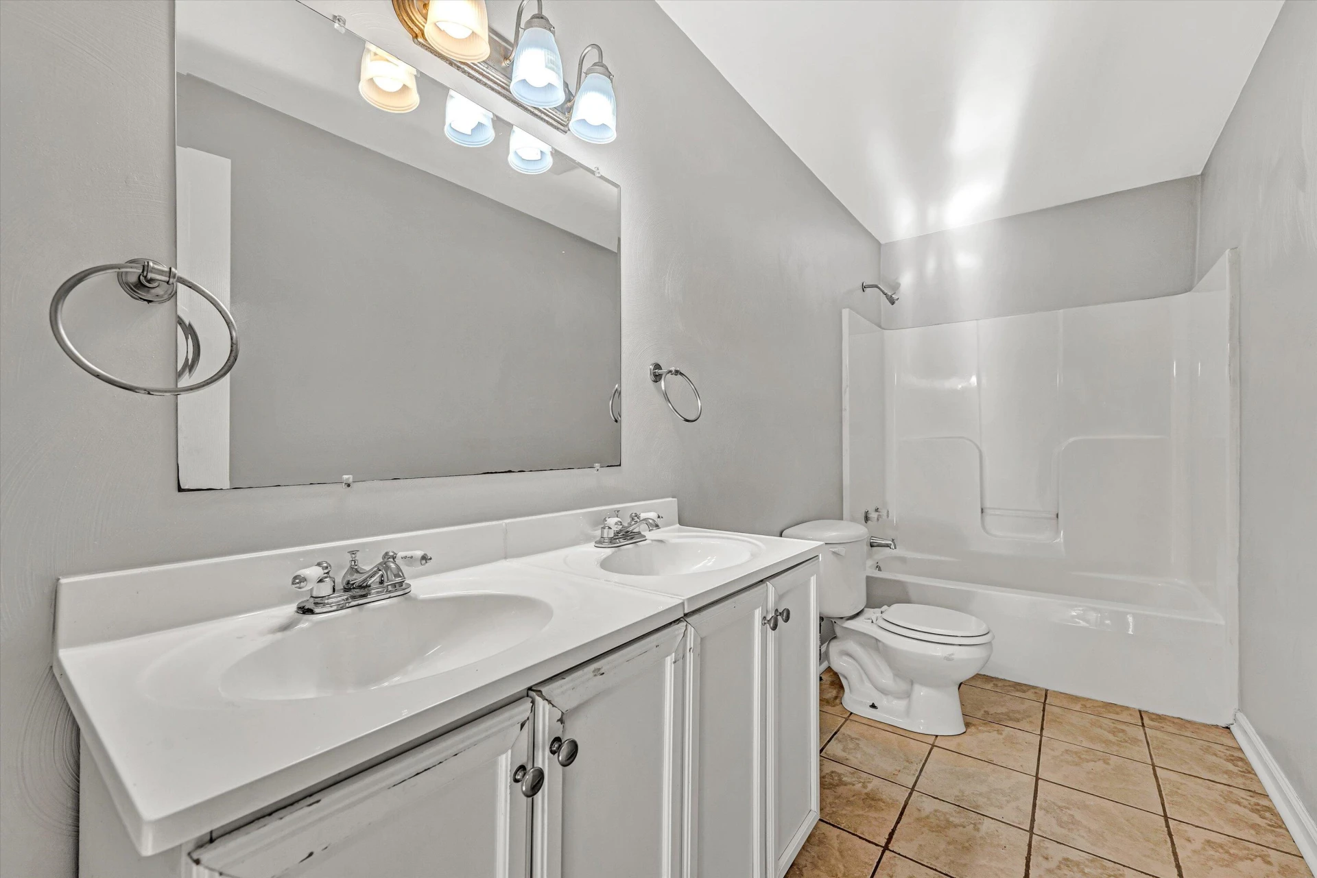 1130 Van Buren ST - Photo 14