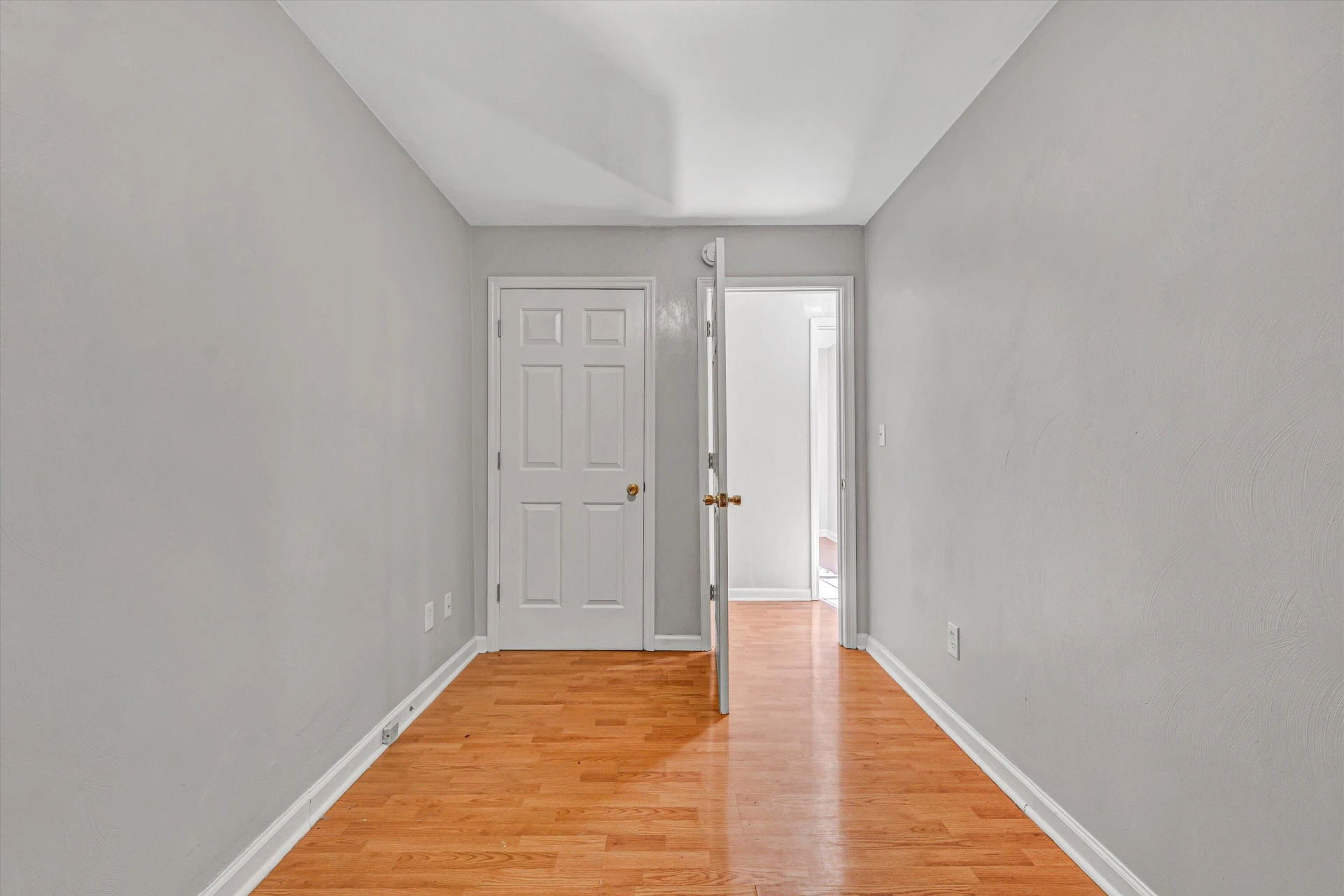 1130 Van Buren ST - Photo 16
