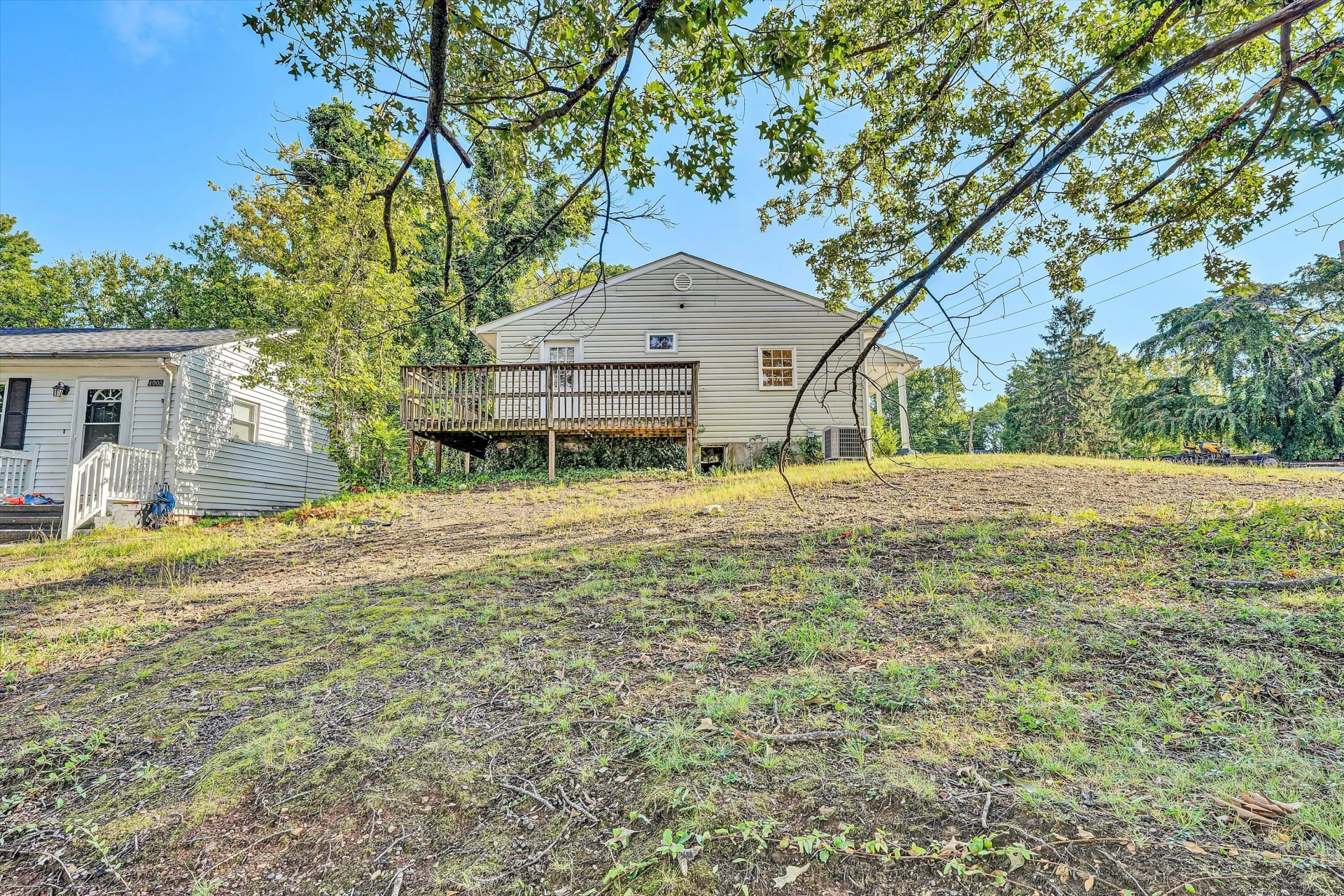 1130 Van Buren ST - Photo 17