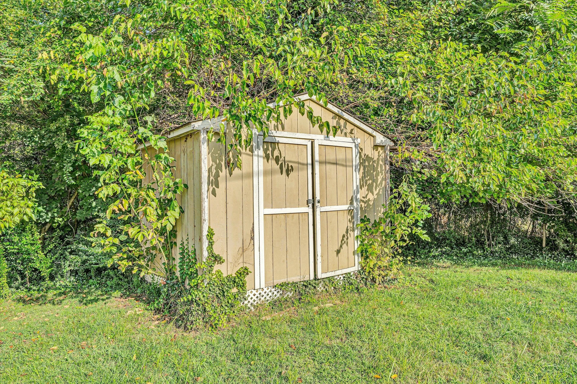 1130 Van Buren ST - Photo 18