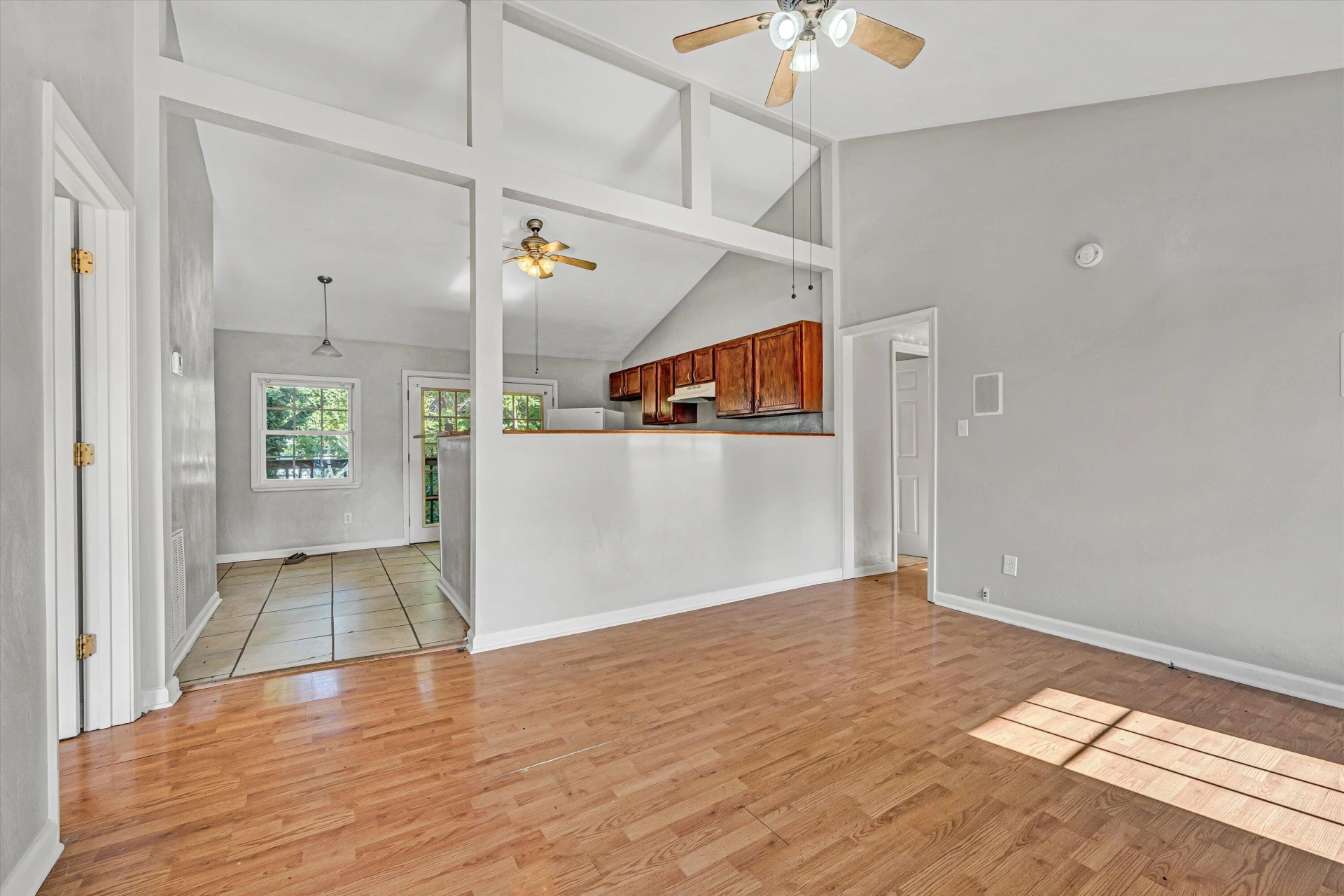 1130 Van Buren ST - Photo 4