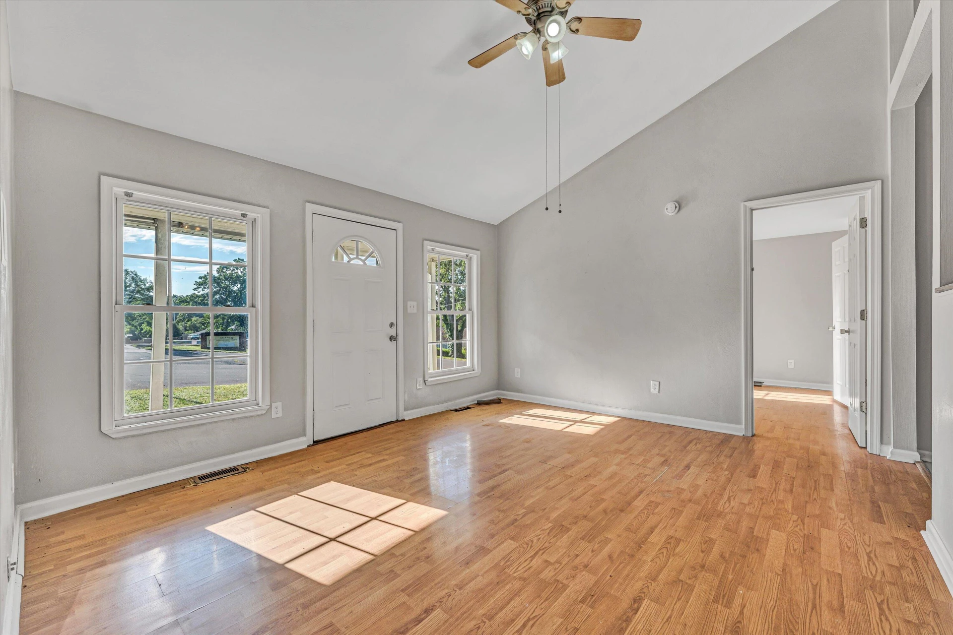 1130 Van Buren ST - Photo 5