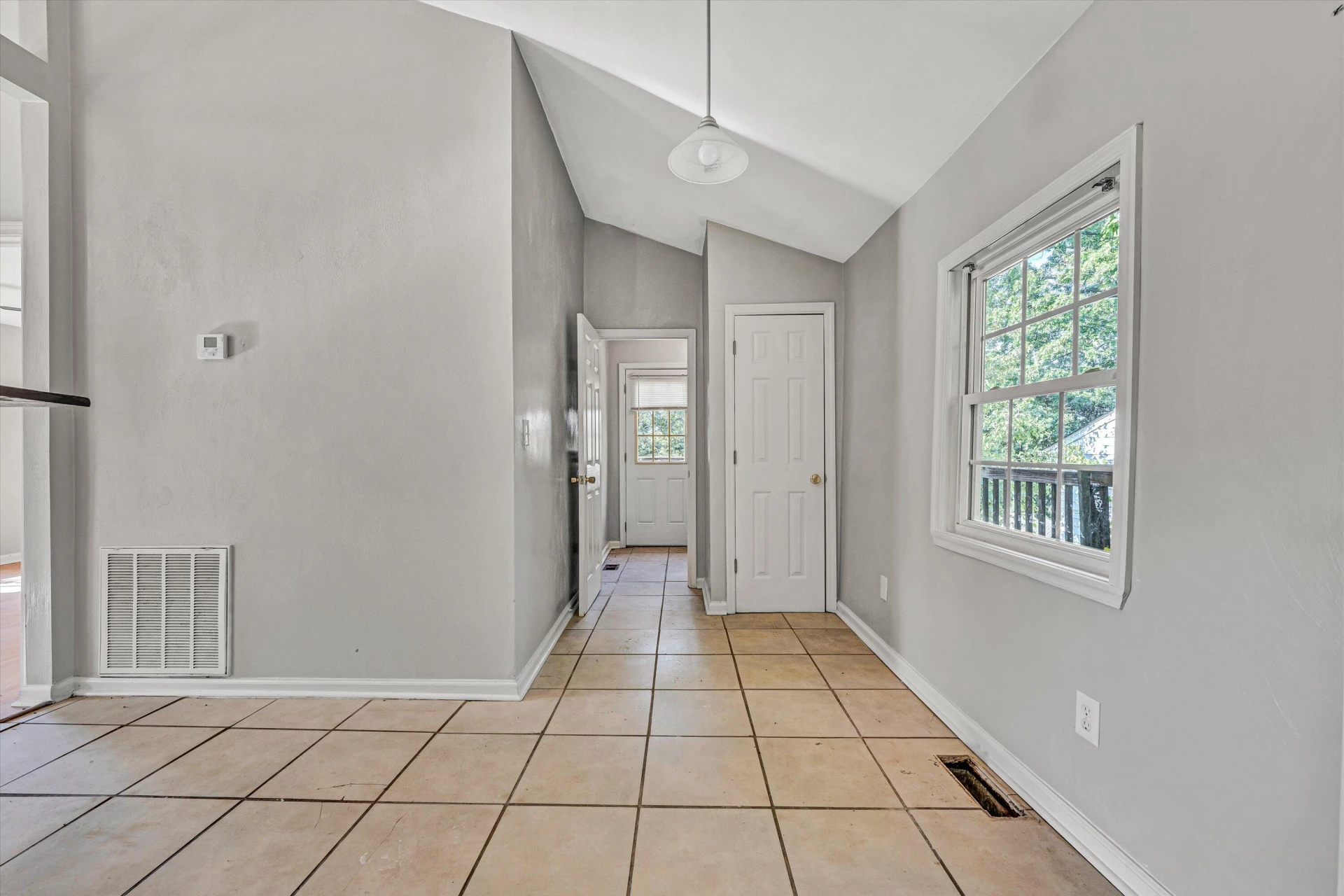 1130 Van Buren ST - Photo 7