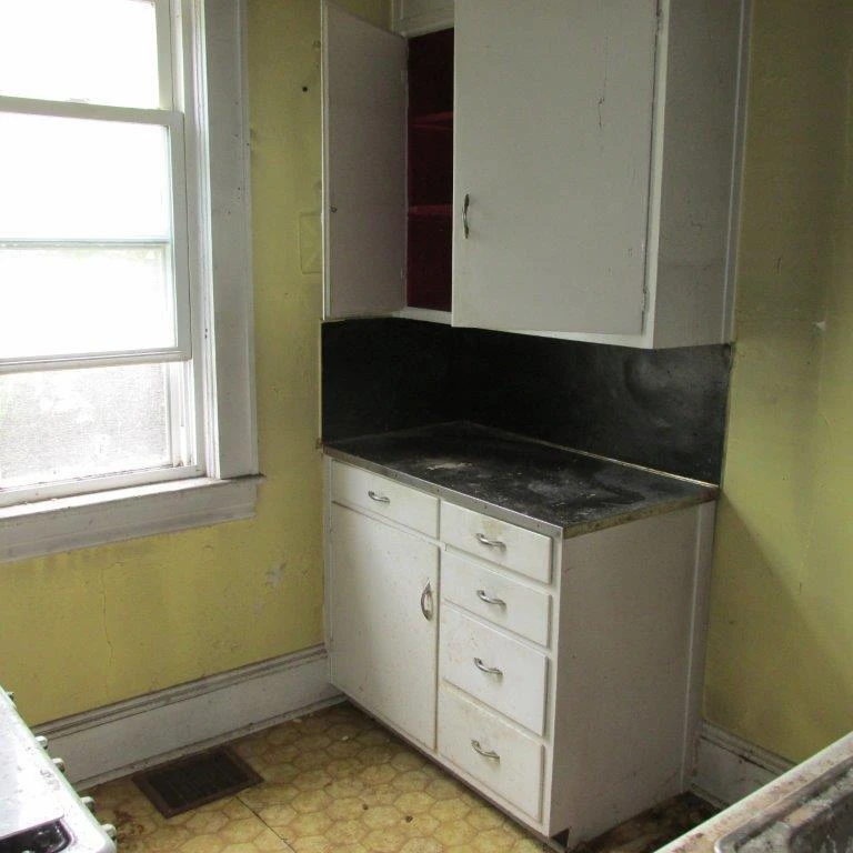 1302 Hanover AVE - Photo 10