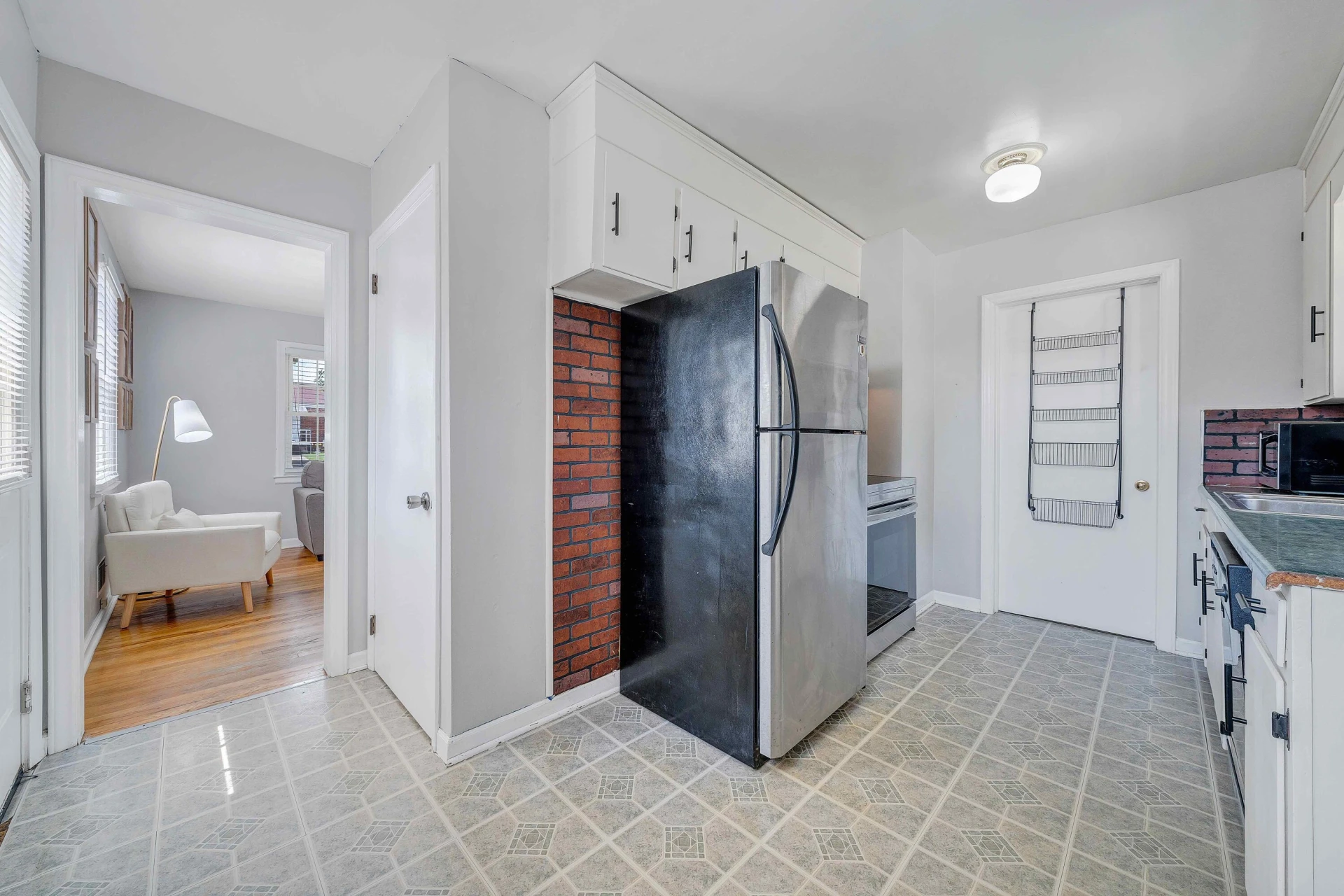 2817 Bradley ST - Photo 19