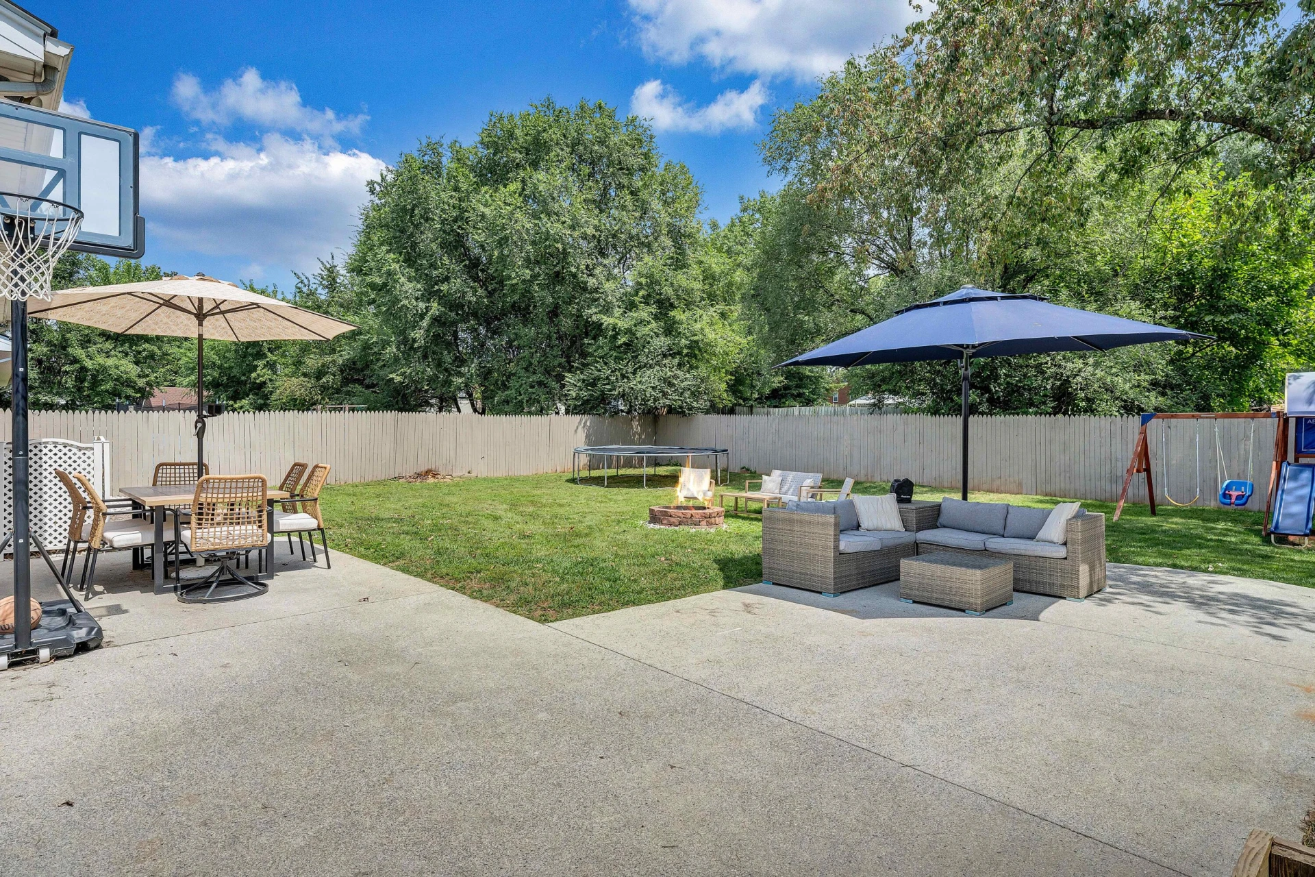 2817 Bradley ST - Photo 2