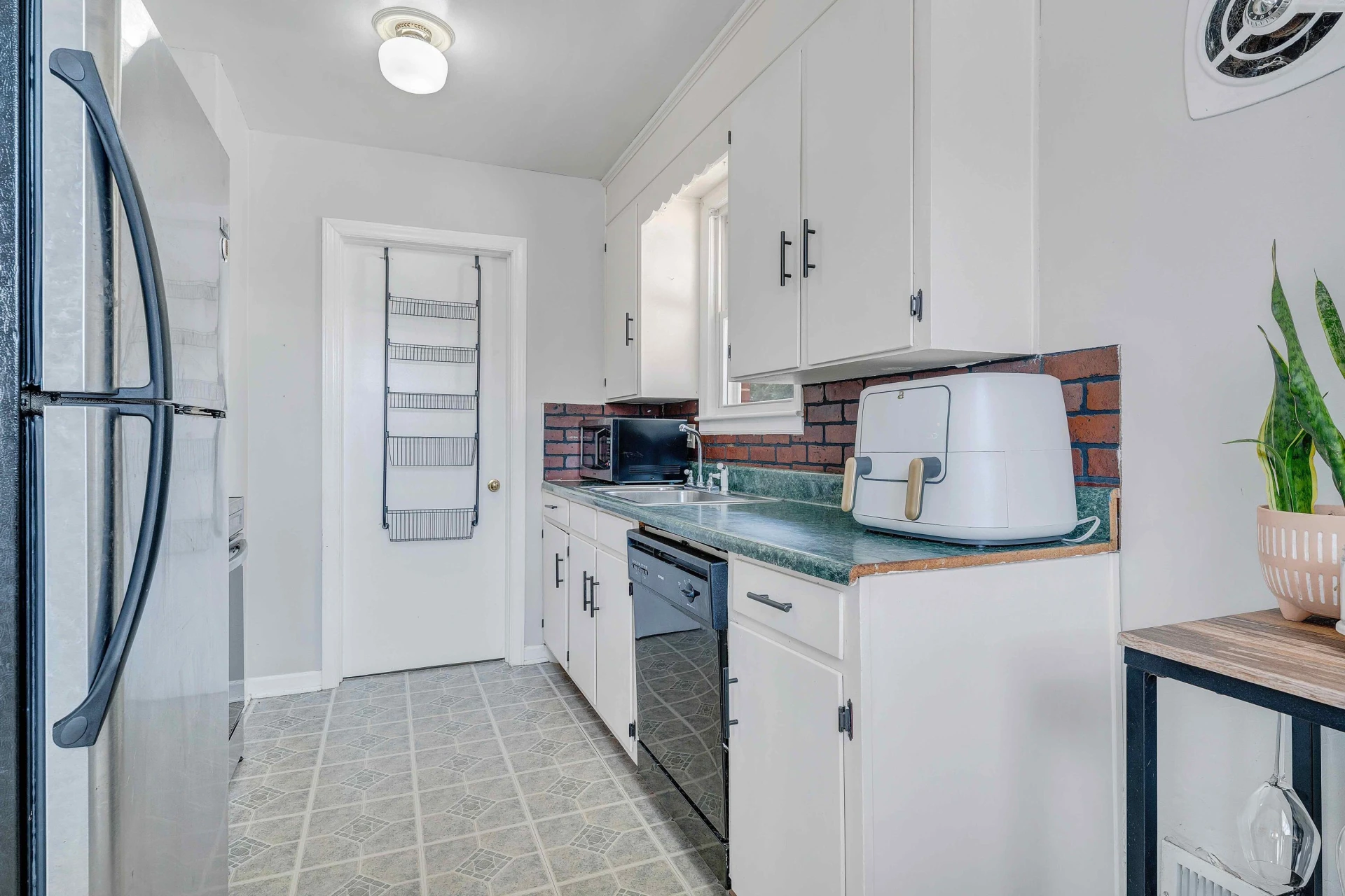 2817 Bradley ST - Photo 20