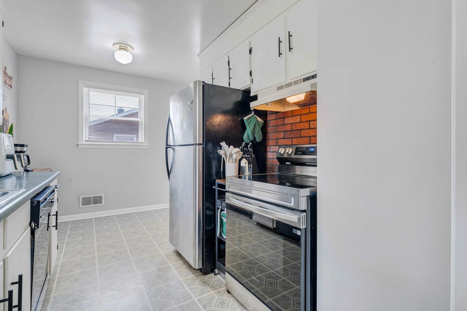 2817 Bradley ST - Photo 23