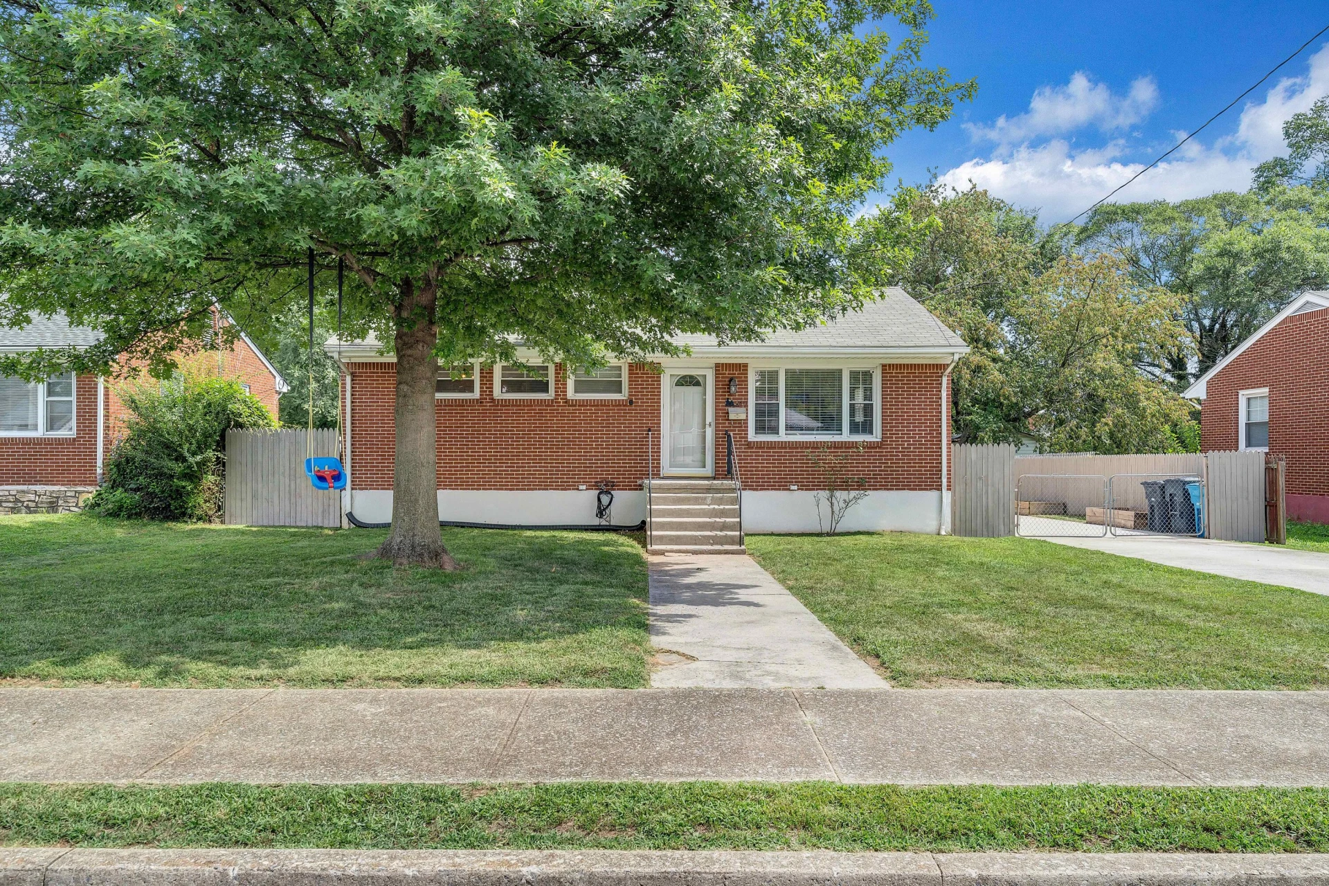 2817 Bradley ST - Photo 3