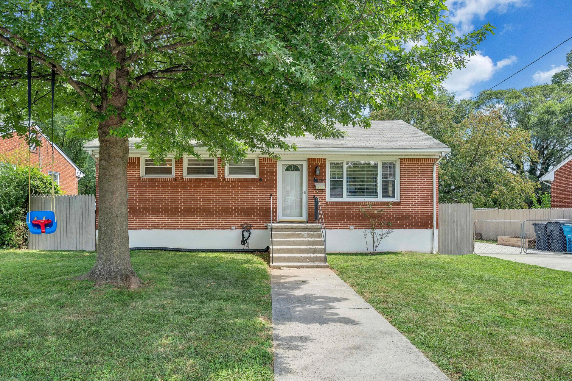 2817 Bradley ST - Photo 4
