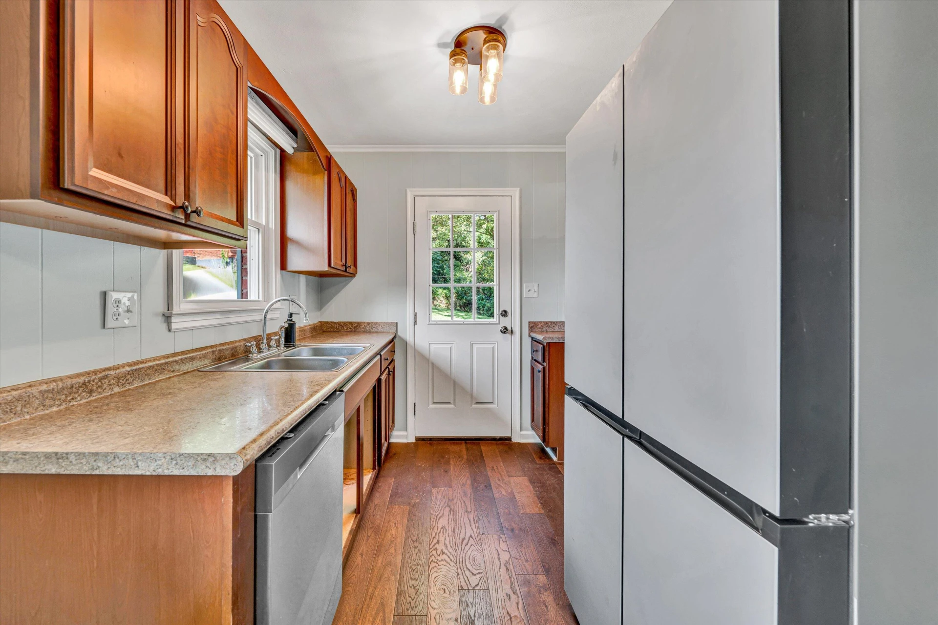 845 Pinewood DR - Photo 10