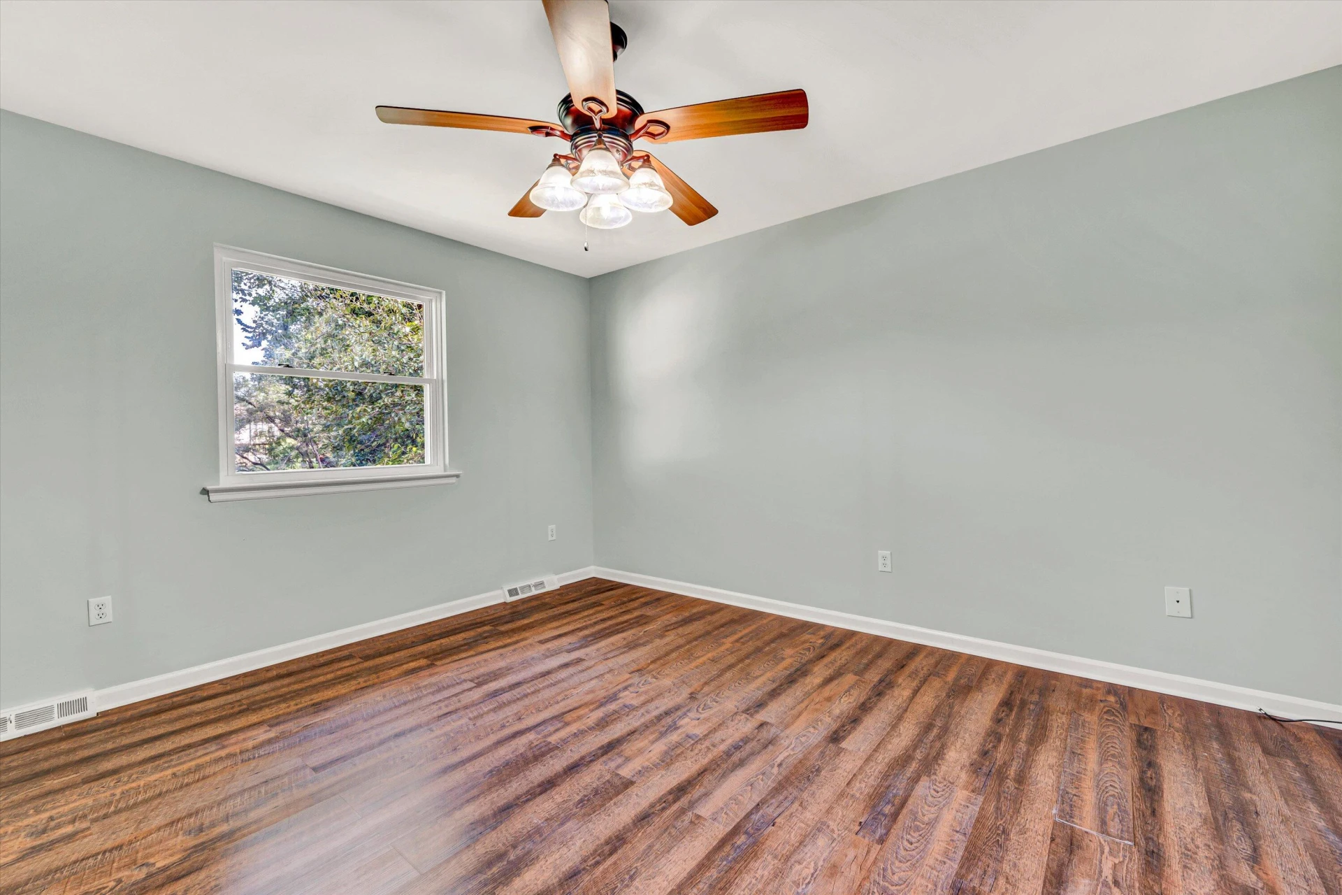 845 Pinewood DR - Photo 18