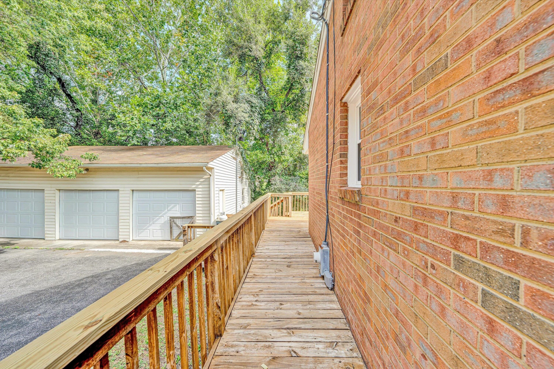 845 Pinewood DR - Photo 27