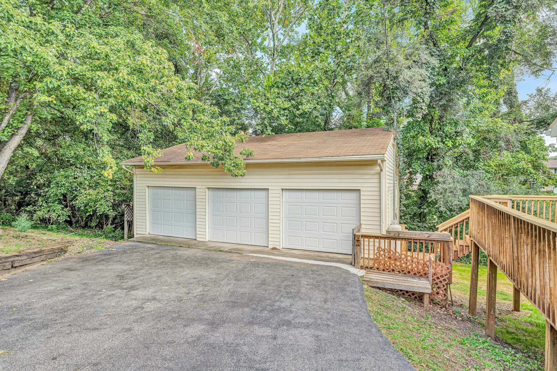 845 Pinewood DR - Photo 30
