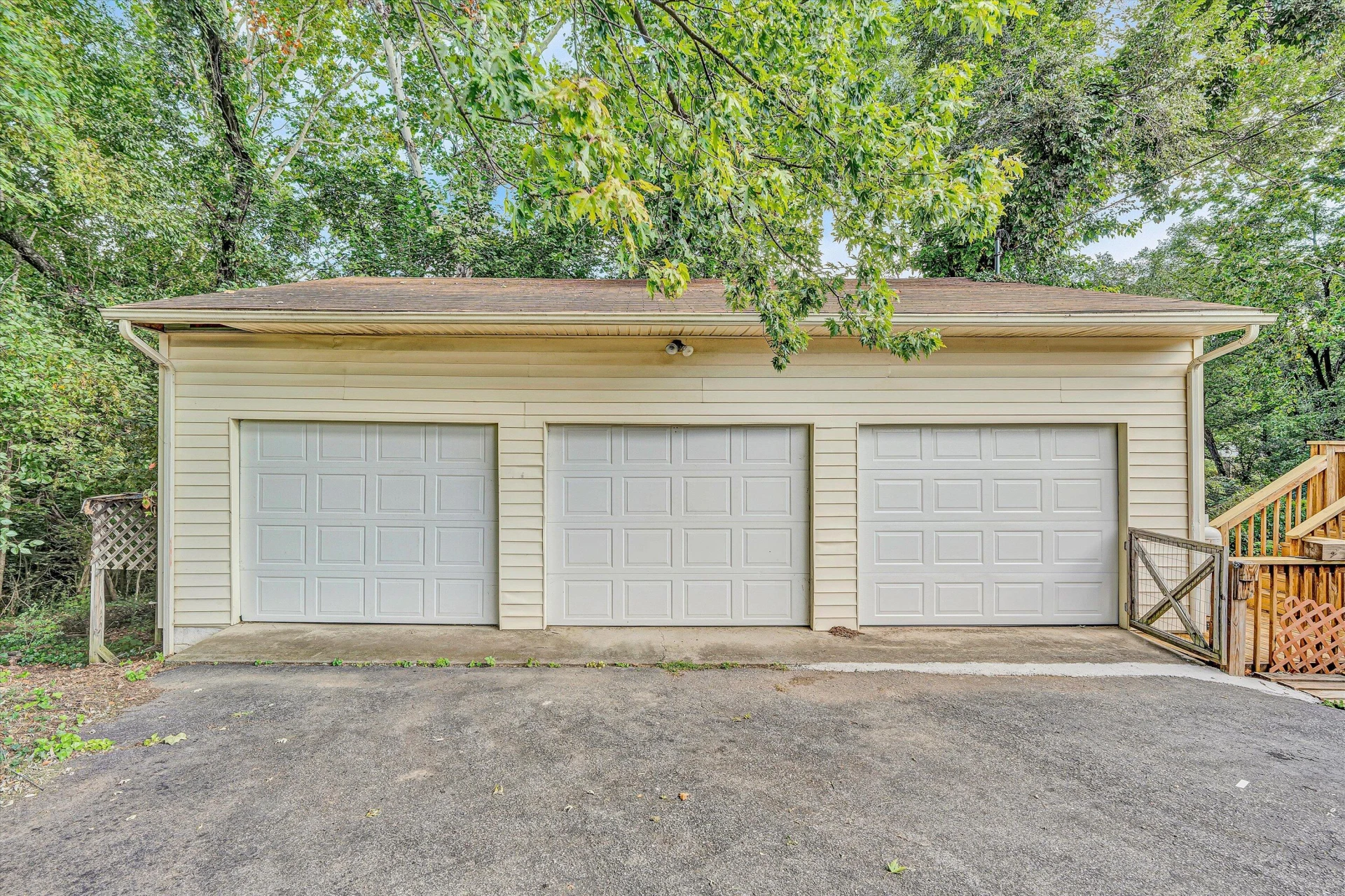 845 Pinewood DR - Photo 31