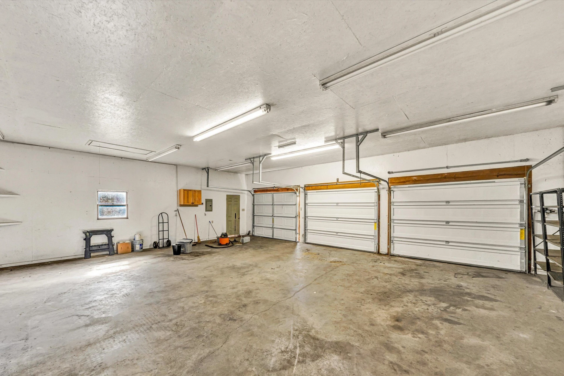 845 Pinewood DR - Photo 33