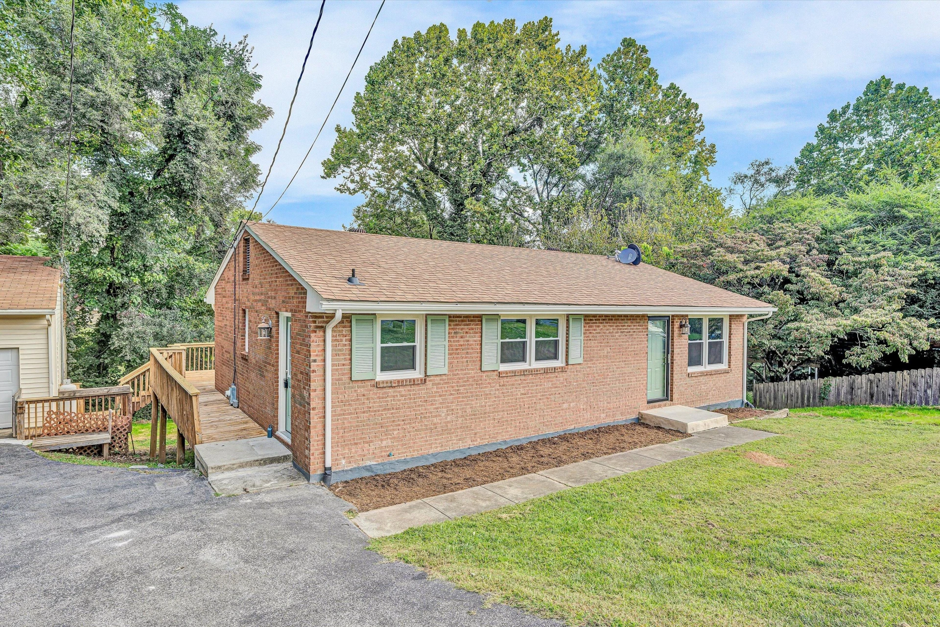 845 Pinewood DR - Photo 5