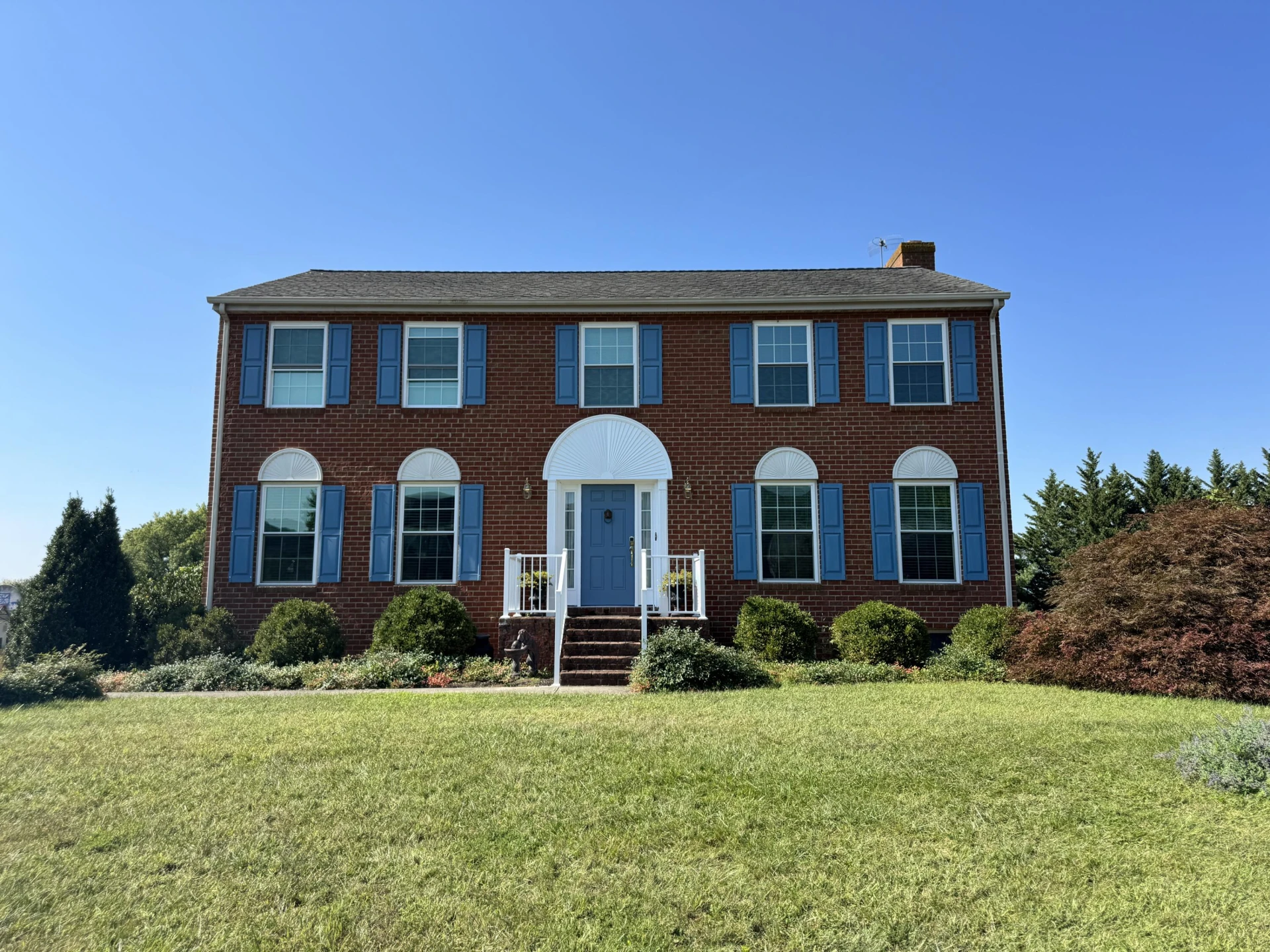 2876 Tulip LN