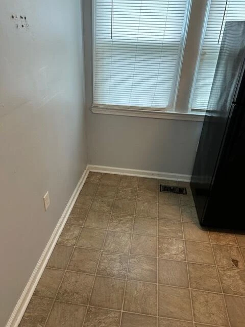 1107 Forest Park BLVD - Photo 3