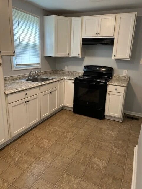 1107 Forest Park BLVD - Photo 4