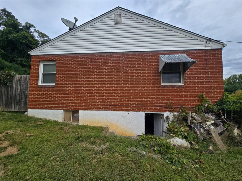 3417 Windsor RD - Photo 3