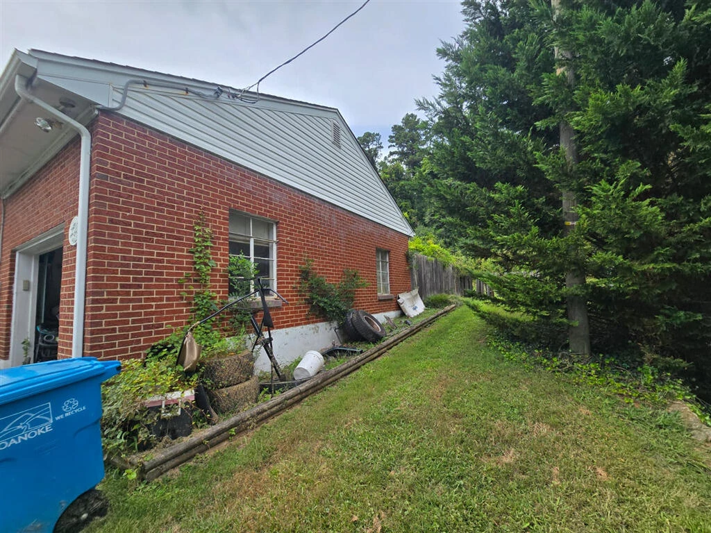 3417 Windsor RD - Photo 4