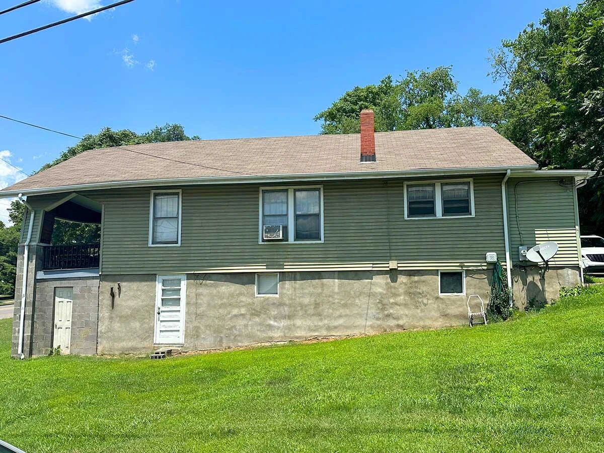1403 Burrell ST - Photo 2
