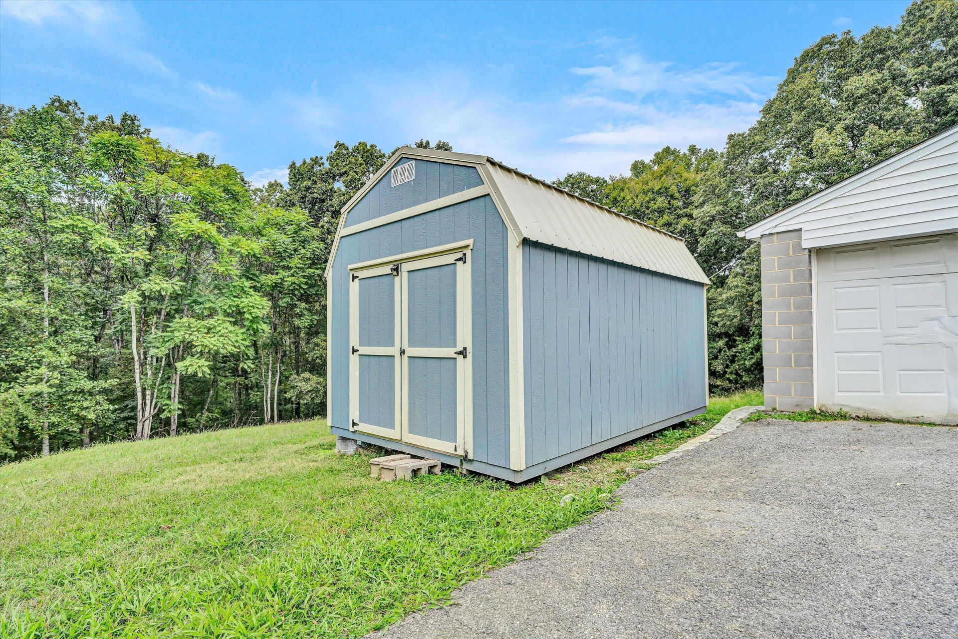 748 Shafer LN - Photo 35