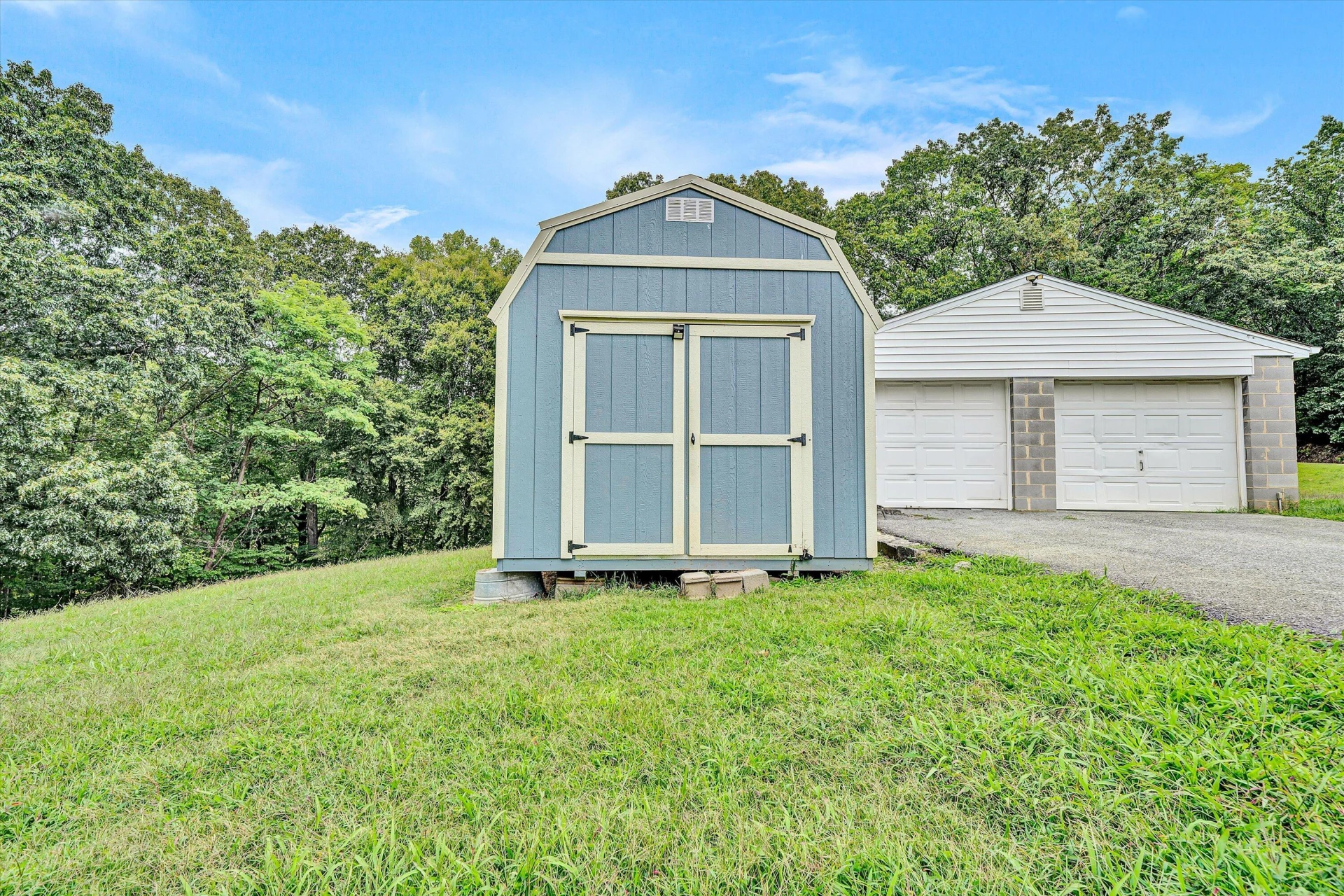 748 Shafer LN - Photo 36