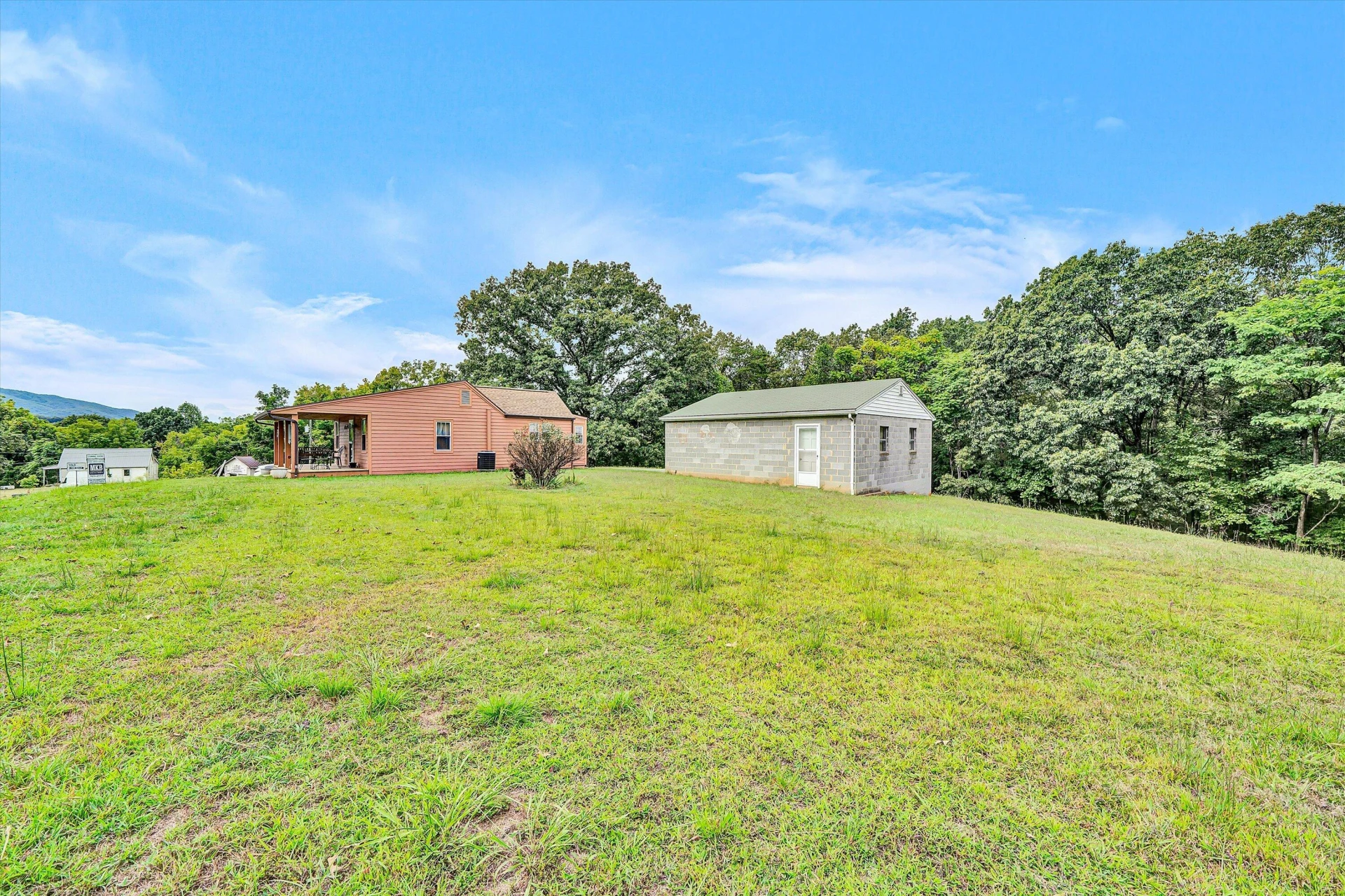748 Shafer LN - Photo 40