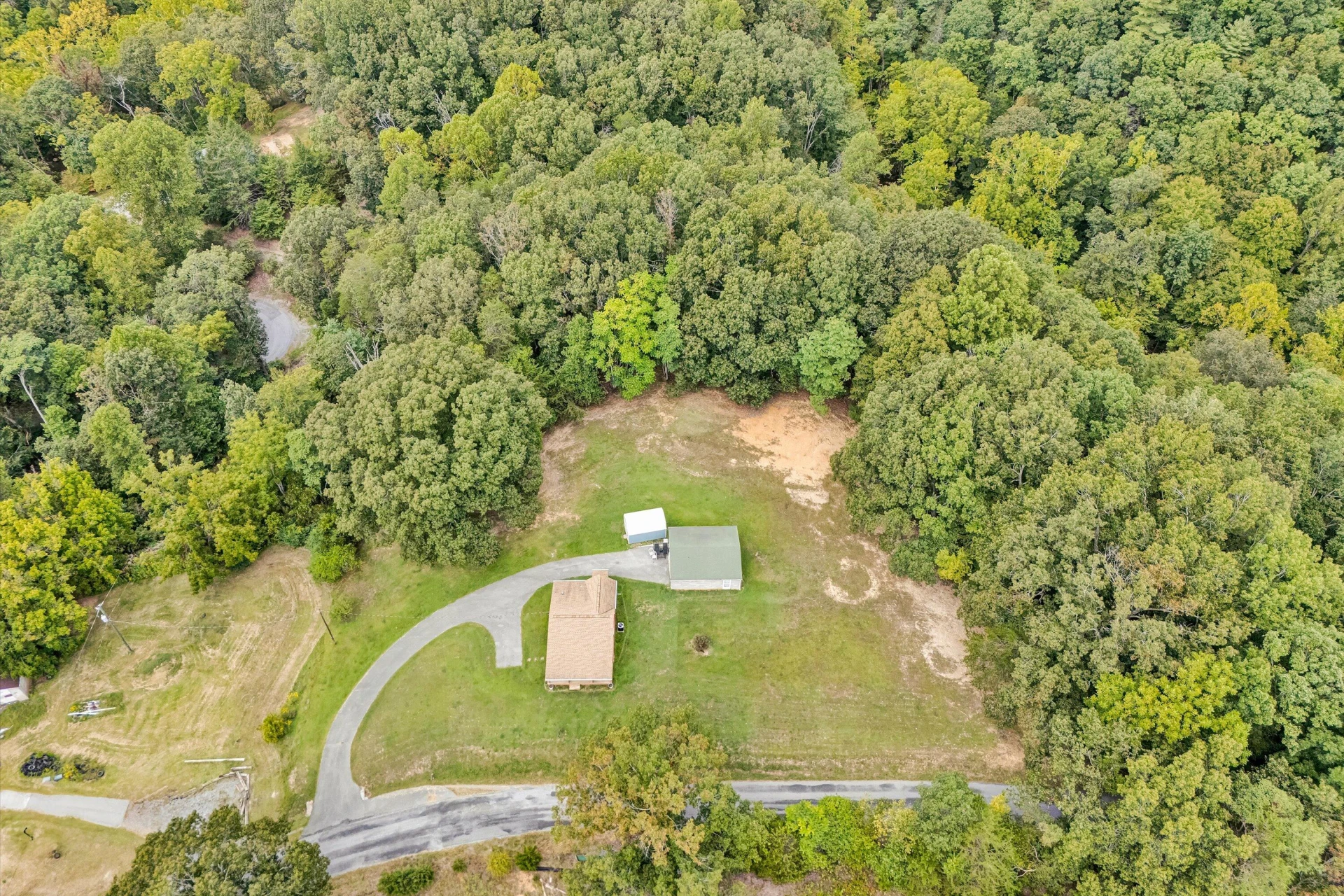 748 Shafer LN - Photo 8